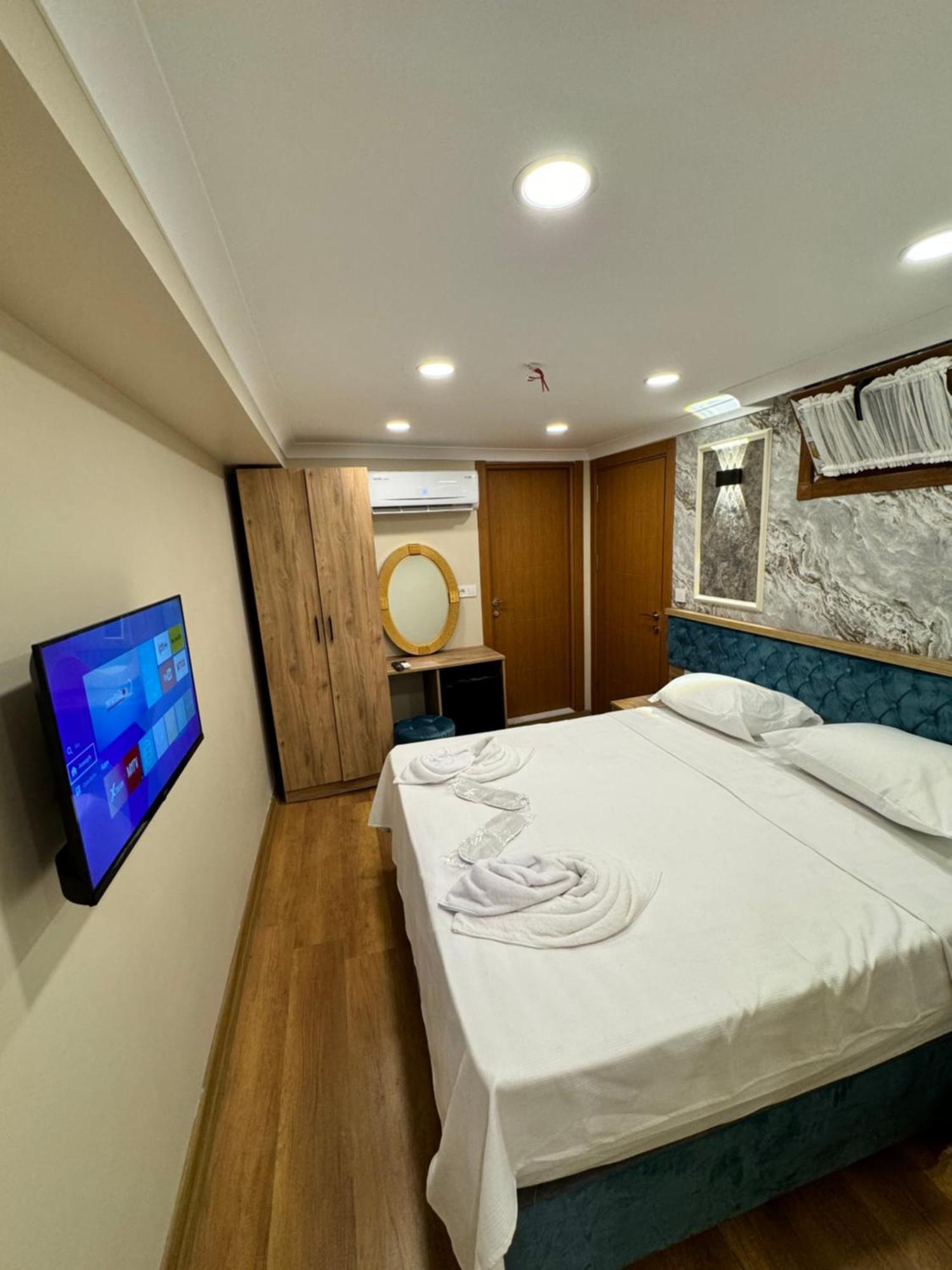 Riverside Hotel Istanbul Bagian luar foto