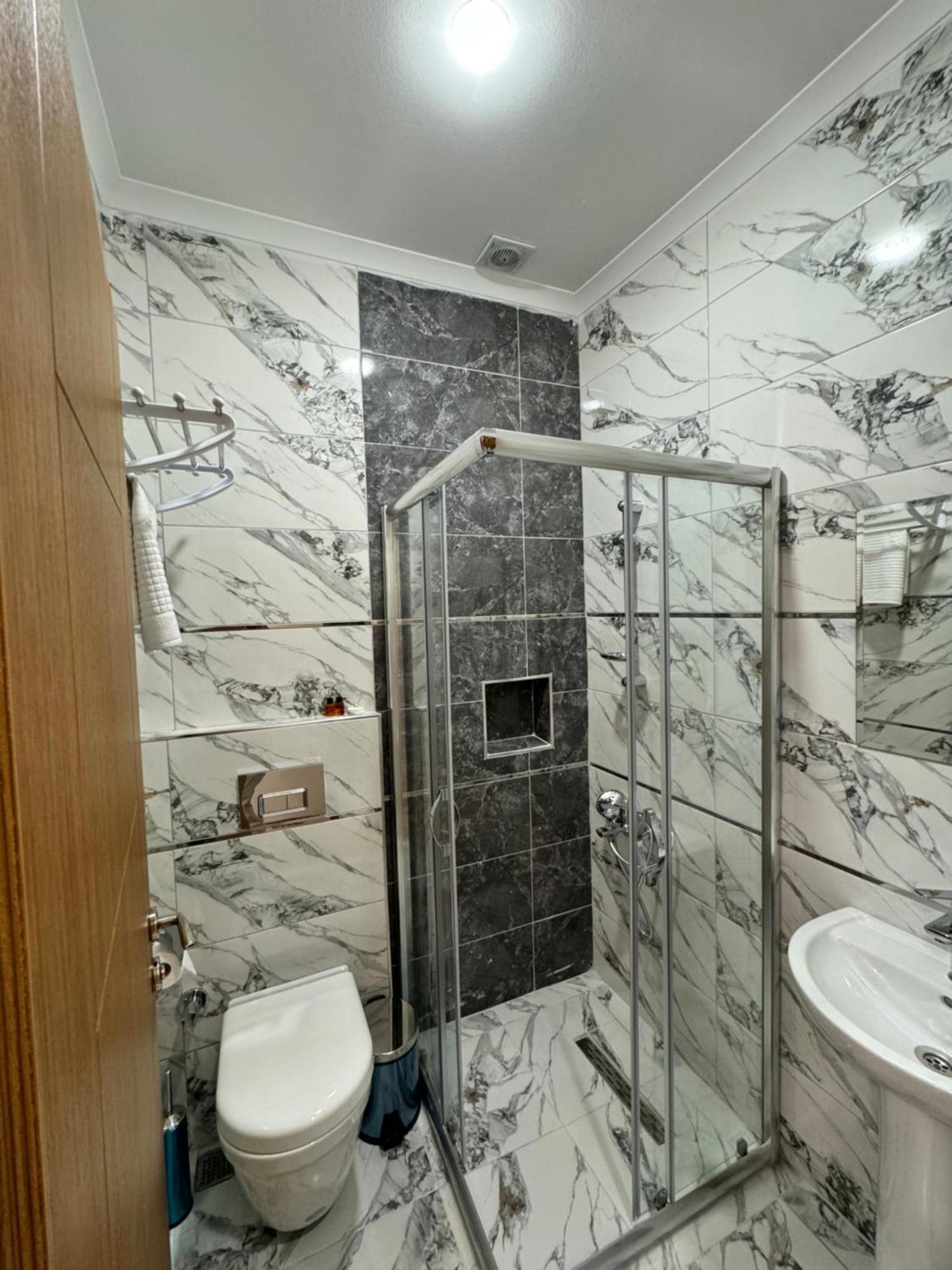 Riverside Hotel Istanbul Bagian luar foto